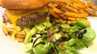 Le Blommi's - Burger au taureau de camargues AOP