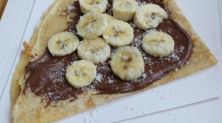 Le Camion qui Crêpite - La crêpe banane, nutella et noix de coco : un combo parfait !