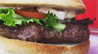 Le p'tit truck en + - Un burger