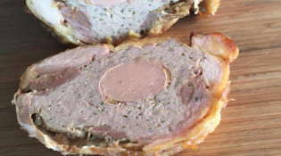 Les Fées Tout - Chapon désossé farci au foie gras 