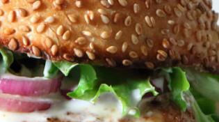 Les p'tis poulets - Un autre burger