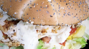 Les p'tis poulets - Un burger