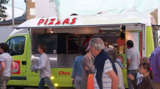 Pizz'Adorée chez Léon - Le camion à pizza 