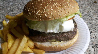 Pizza Chez Mathea - Un burger