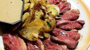 Chez Papa - Magret de canard sauce au poivre