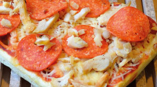 Mezzo Di Pasta - Une pizza